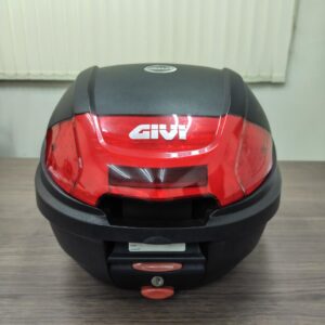 【送料込み】GIVI　バイク用リヤBOXモノロック３０Ｌ：Ｅ３００Ｎ（中古品）